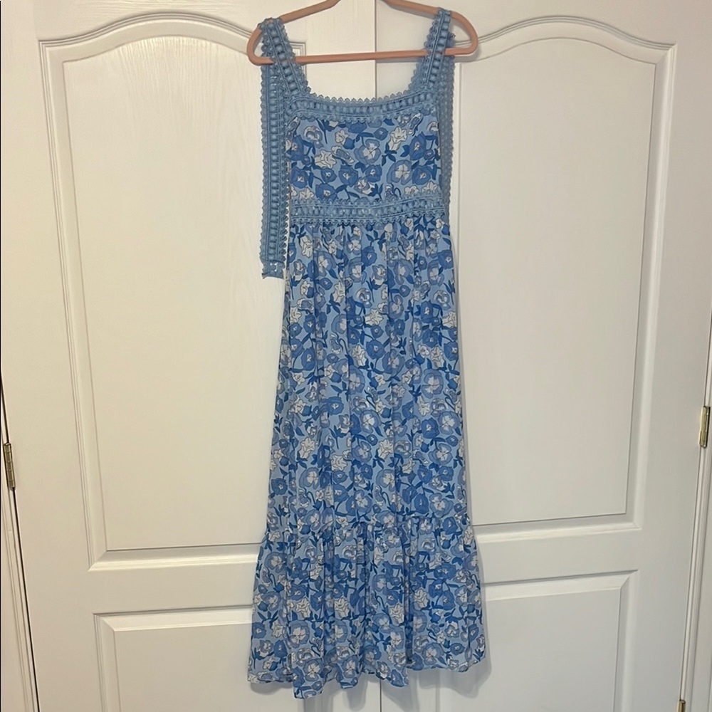 B. Smart Midi Blue Floral Dress
